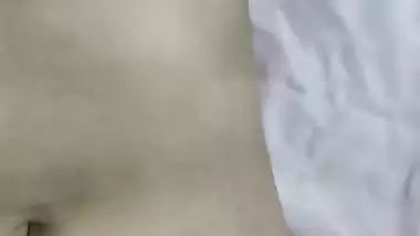 Penis Penetration of Shy Girl in Oyo – “Are Abhi gaya hi ni hai”