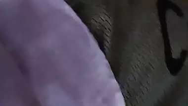 Mature bhabhi bathing naked caught by devar