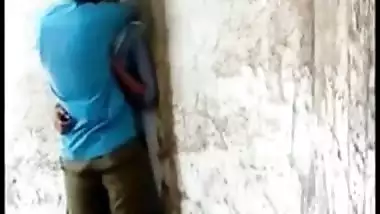 Indian cutie caught kissed by lover outdoor in hot Desi mms video