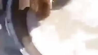 Pakistani bhabhi recorded nude outdoor