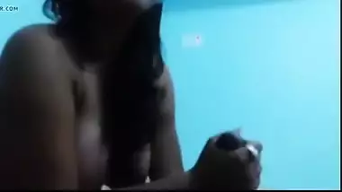 Indian house wife blowjob to husbands friend which she receives as a dare