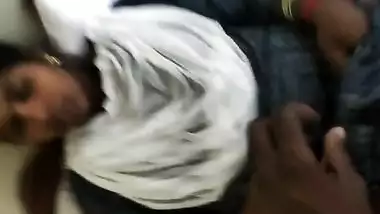 Dusky south Indian Bhabhi fucking and moaning