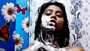 Budha Budhi Ka Sexy Video Dekhne Wali - Busty Girl Nude Bath Selfie Mms Video indian sex tube
