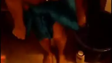 Porn MMS of a beautiful angel taking a baths and pleasuring her boyfriend