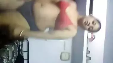 Chubby Desi girl motivates BF to have sex by showing big XXX booty