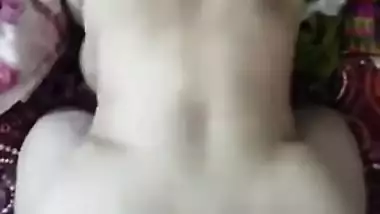 Paki female moves XXX rear towards sex stick till it sprays chudai cum