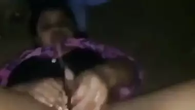 Nude desi lady fucks her hairy pussy with a brinjal