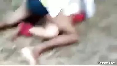 Desisex movie scene of a overweight girl enjoying outdoor sex with boyfriends ally