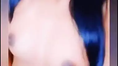 Desi girl takes part in XXX homemade porn where she exposes everything