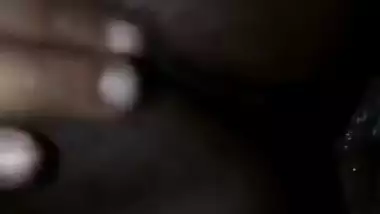 Desi girl reaches XXX orgasm in a few minutes masturbating in the dark