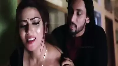 Pervert fucks his naked Bhabhi in the desi adult movie clip