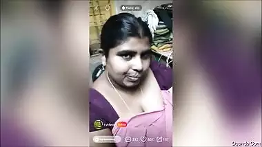 Indian Girl Imo Hacked Porn During Video Call - Desi Aunty Showing Clevage indian sex tube