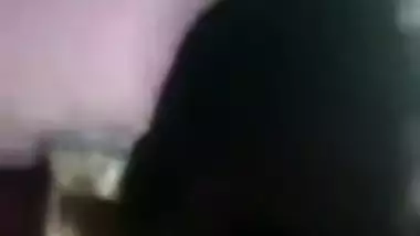 New amateur XXX selfie with a Desi babe posing with her tits shown
