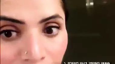 Viral Indian actress nude MMS of Miss. Arora