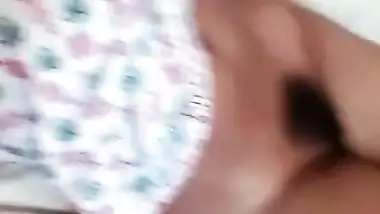 Indian girl with big eyes exposes her hairy XXX pussy in sex video