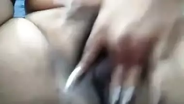 Amateur XXX webcam model takes bra and panties off for Desi clients
