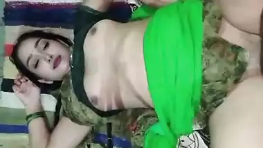 My cute step sister invited me for fucking when her family members were sleeping,full hindi sex video