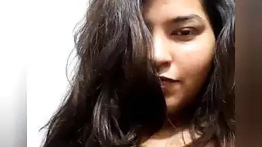 Seductive Indian girl topless big boobs showing selfie