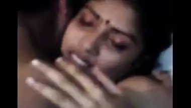 Hindi sex desi porn movie scene of hawt bhabhi ki chudai recorded by lover