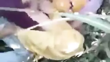 Lovely Bihar aunty gets fucked by two local guys outdoor! Indian new sex mms