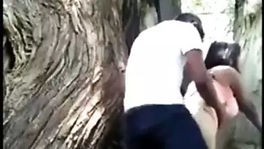 Desi school girl enjoying outdoor sex with BF and caught on XXX cam